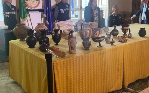 Torino: restituiti allo Stato oltre 250 reperti archeologici