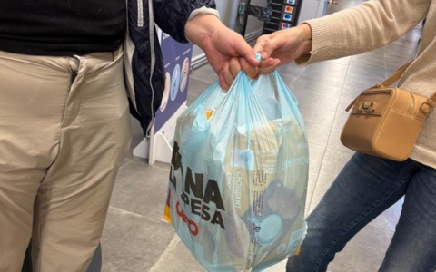 Raccolti oltre 1000 kg di prodotti per le famiglie in difficoltà al supermercato NovaCoop di Alessandria
