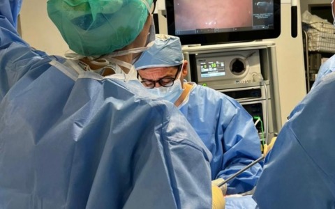 Intervento complesso al Mauriziano di Torino: asportato polmone con due tumori con il robot