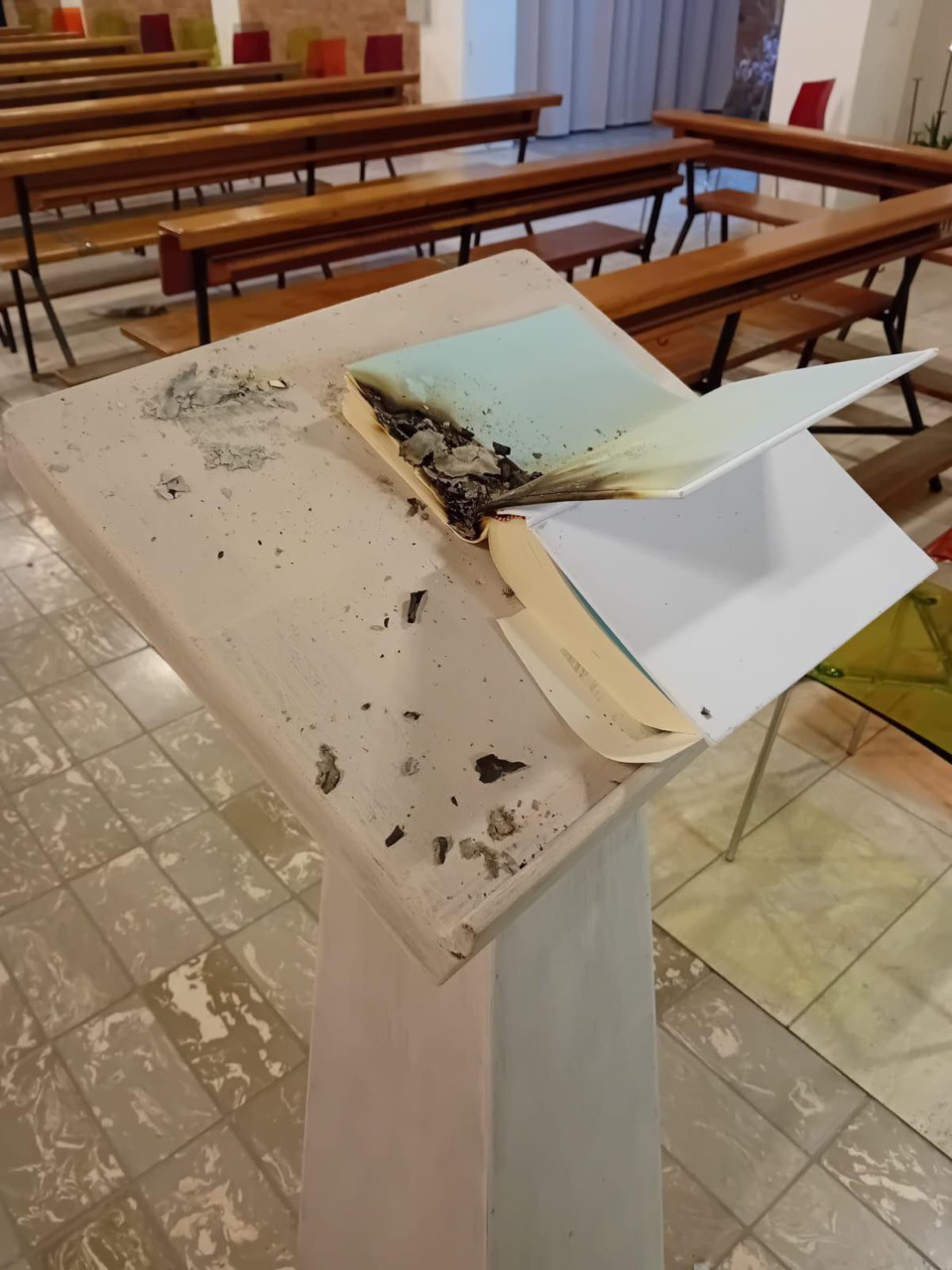 Oltreponte, il rammarico del Vescovo per il grave atto sacrilego avvenuto in chiesa