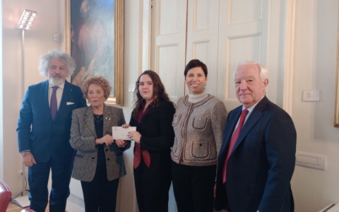 La borsa di studio “Domenico Ivaldi” ad una studentessa dell’Istituto Vinci, Nervi, Fermi, Migliara