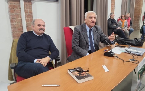 Oscar Farinetti il primo protagonista del ciclo di incontri al Santa Chiara di Alessandria