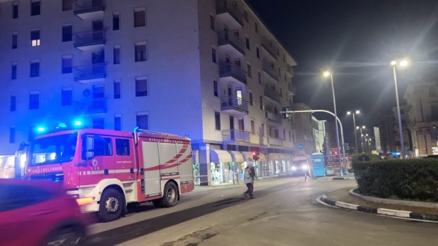 Perdita di gas all’inizio di via Dante ad Alessandria: Vigili del Fuoco sul posto