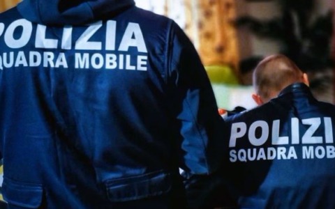 Si finge un corriere per truffare un gioielliere: denunciato 52enne a Torino