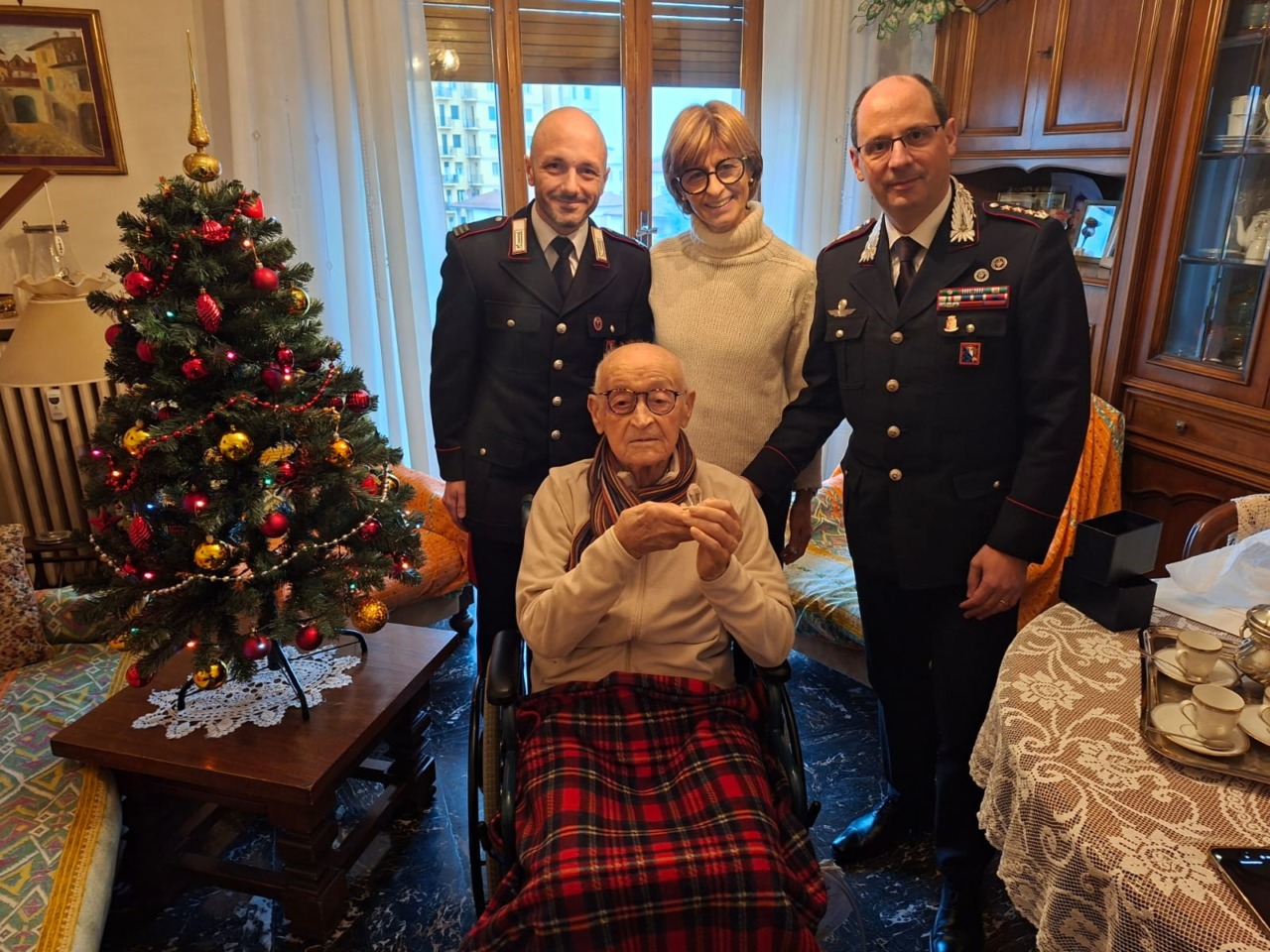 Novi Ligure, festeggiati i 102 anni del Carabiniere in congedo Natale Toccalino