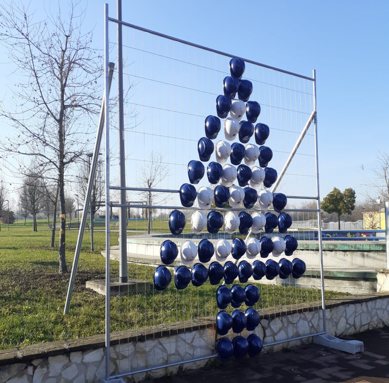 Domani a Casale Monferrato sarà inaugurato l’albero natalizio della sicurezza al Parco Eternot