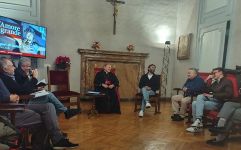 Tempo di Natale, di buoni propositi, shopping e auguri