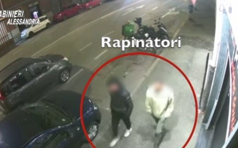 Carabinieri arrestano un rapinatore seriale che aggrediva gli anziani per derubarli