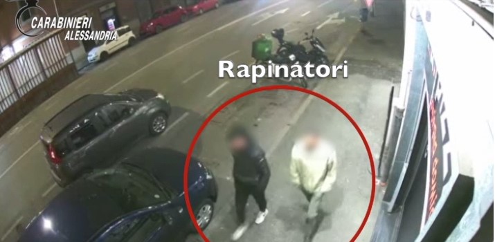 Carabinieri arrestano un rapinatore seriale che aggrediva gli anziani per derubarli