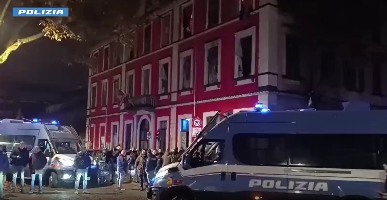 Lo sgombero del centro sociale Askatasuna divide i torinesi. Domani nuove proteste