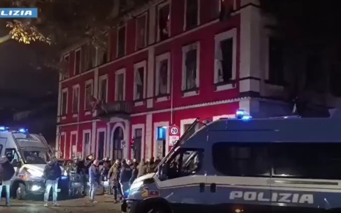Lo sgombero del centro sociale Askatasuna divide i torinesi. Domani nuove proteste