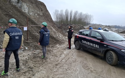 Gestione rifiuti e impianti fotovoltaici: perquisizioni e sequestri dei Carabinieri del Noe Alessandria