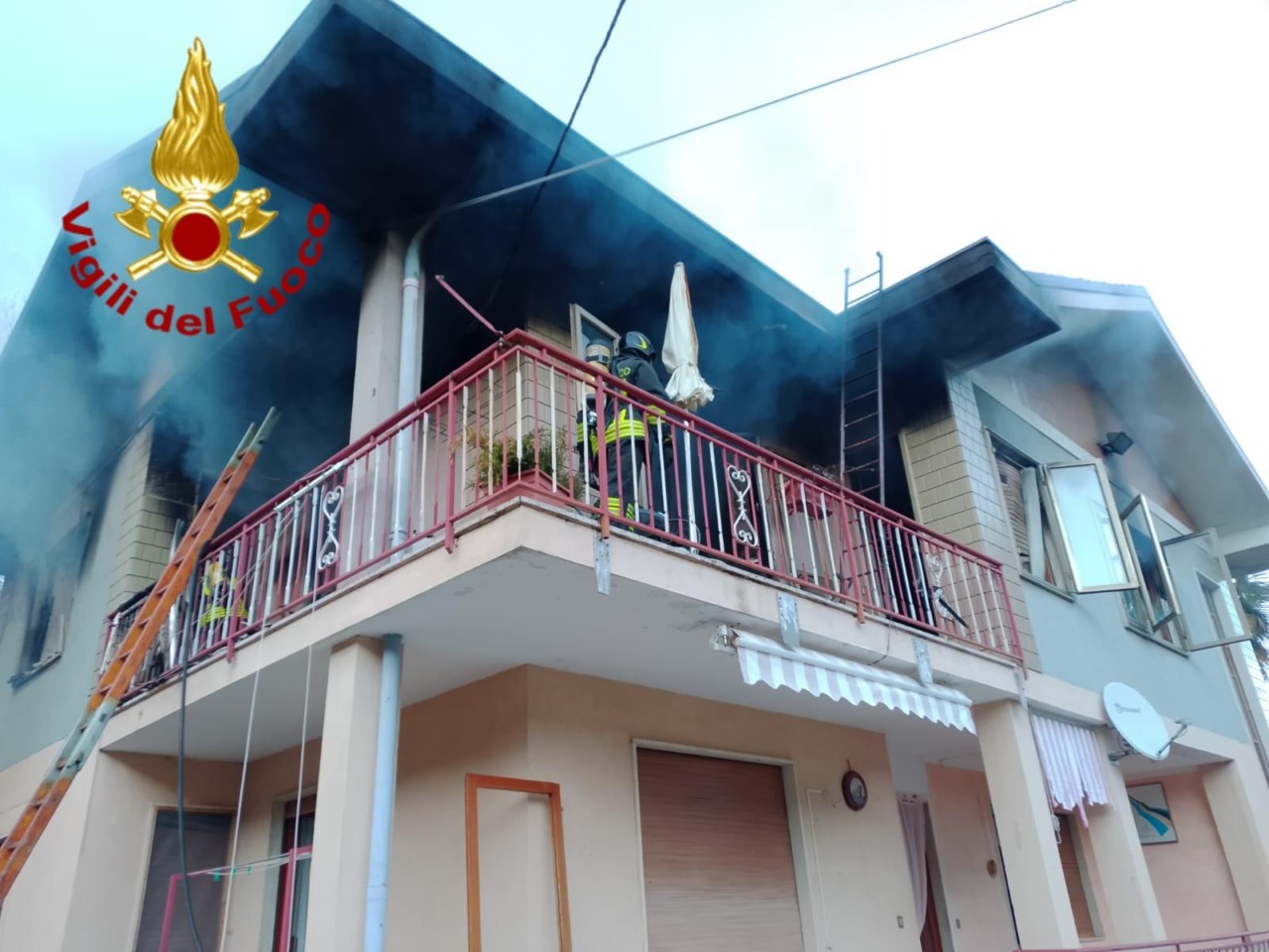 Incendio in un’abitazione a Lanzo Torinese: un ferito