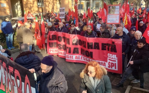 In 1000 a Novi Ligure per lo sciopero generale indetto dalla Cgil. In piazza per l’ex Ilva