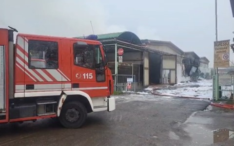 Incendio alla Bioland di Casal Cermelli: concentrazioni di monossido non preoccupanti