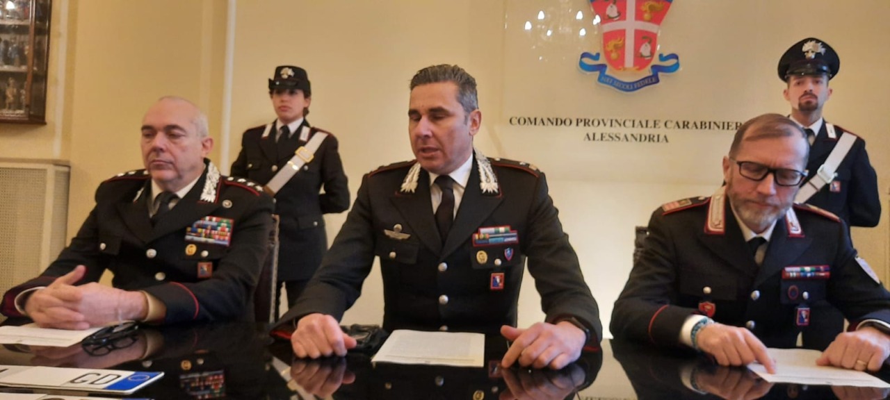 Stavano per compiere un furto da Decathlon, i Carabinieri di Alessandria li fermano
