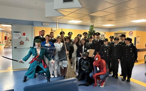 Giornata speciale per i pazienti dell’Infantile: la sorpresa degli agenti dei due penitenziari di Alessandria