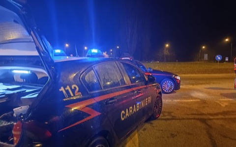 Rapina una donna nel parcheggio di un supermercato a Mappano: arrestato