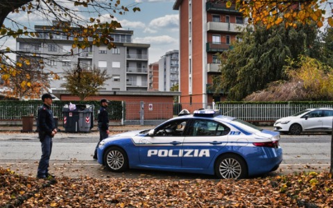 Tenta di rubare una borsa ed un profumo in un centro commerciale di Alessandria: arrestato