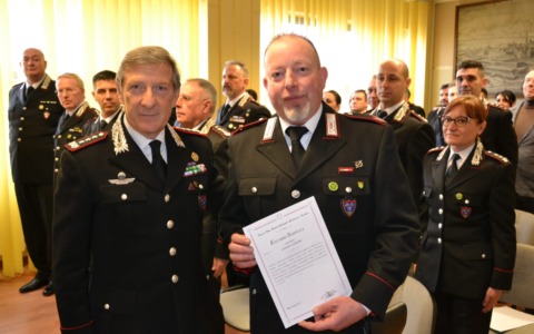 Sventa una rapina ad Asti libero dal servizio: encomio per un appuntato dei Carabinieri Forestali