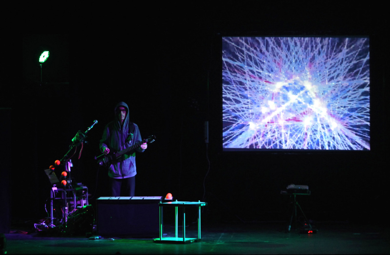 Valenza, al Teatro Sociale la prima regionale di “Control Freak”