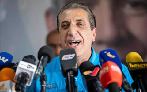 Venezuela: il torinese Burlò in arrivo domani a Torino. Ore di attesa a Tortona per Gasperin