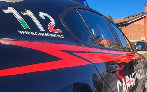 Sorpreso ad imbrattare una cabina elettrica: 21enne denunciato a Novi Ligure