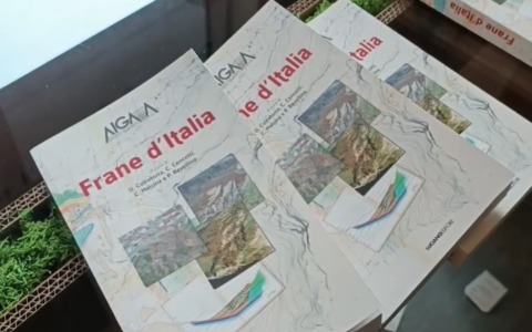 Torino, presentata in Arpa Piemonte la guida “Frane d’Italia”