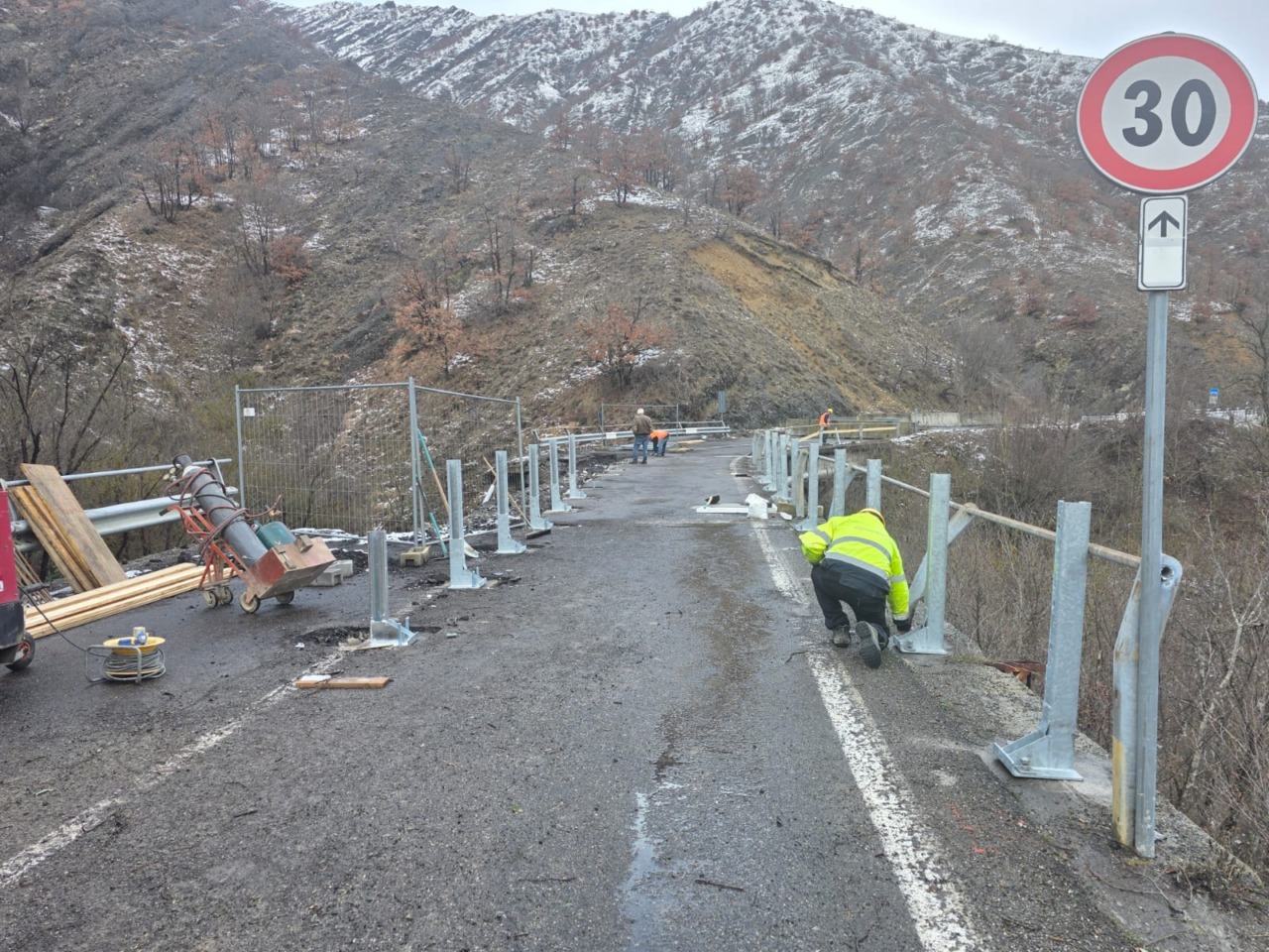 Il ponte della Castagna riapre domani alle 12 con senso unico alternato, ma serviranno altri lavori
