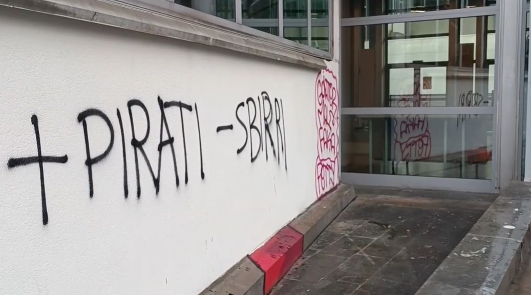 Il ministro dell’Università: “Faremo una denuncia sulle scritte di Palazzo Nuovo a Torino”