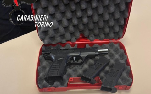 Rapina a mano armata un compro oro per pagare i muratori: arrestato 79enne a Torino