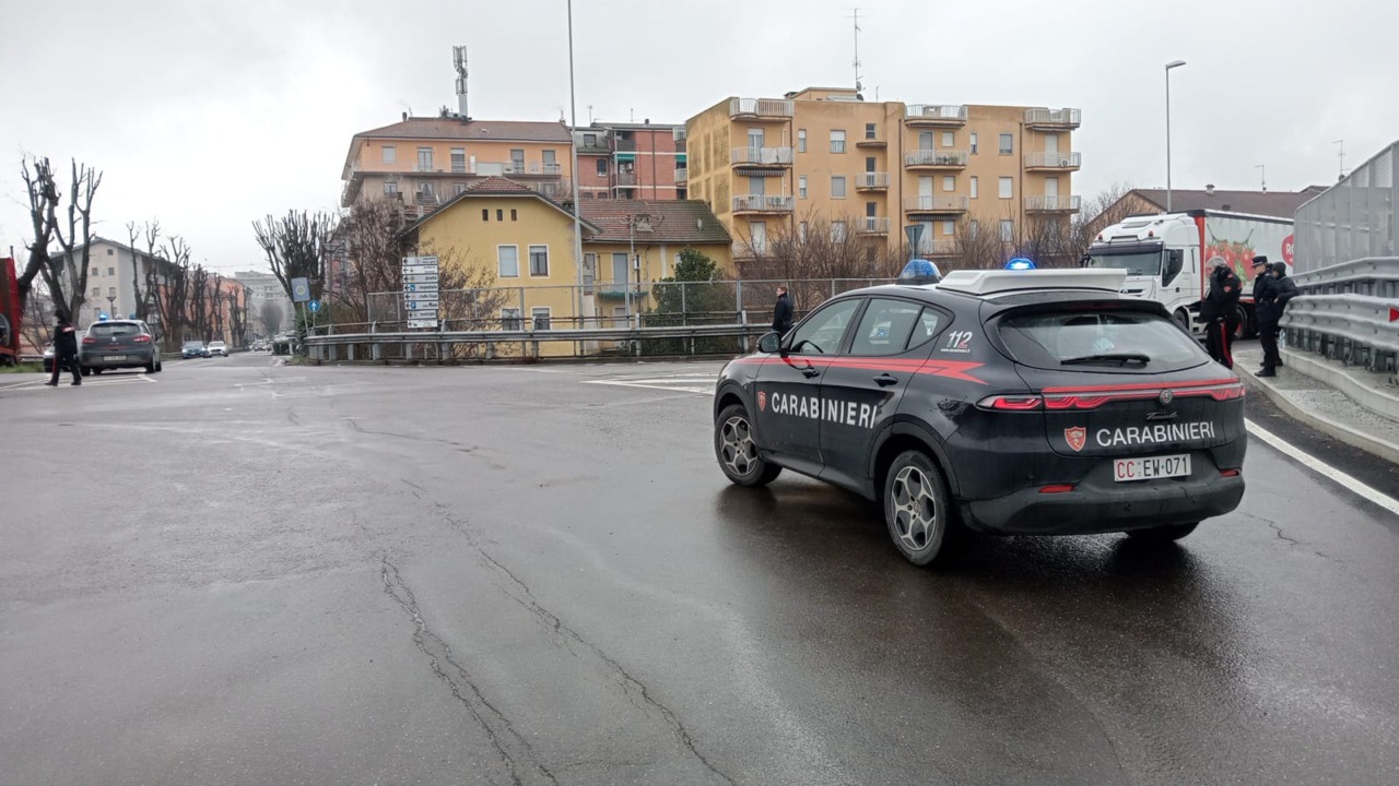 Incidente mortale a Tortona: uomo travolto da un camion