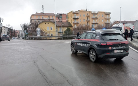 Incidente mortale a Tortona: uomo travolto da un camion