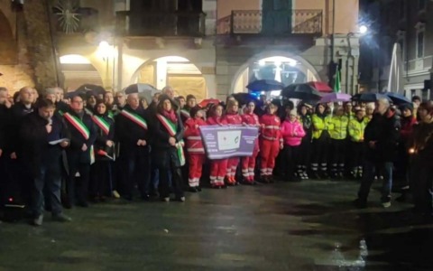 Zoe Trinchero, ieri la fiaccolata a Nizza mentre le indagini dei carabinieri continuano