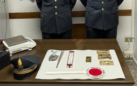 La Guardia di Finanza di Valenza sequestra oltre 6 chili di lingotti d’oro e diamanti per oltre 800 carati