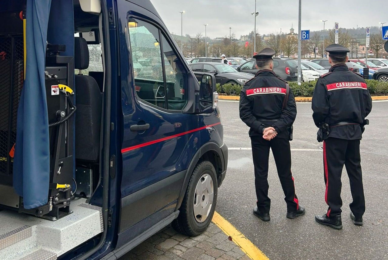 Serravalle Scrivia: tenta di rubare dei capi sportivi, fermata e arrestata dai Carabinieri