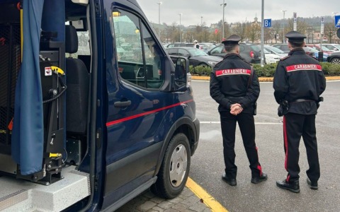 Serravalle Scrivia: tenta di rubare dei capi sportivi, fermata e arrestata dai Carabinieri
