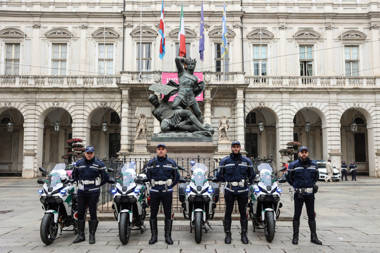 Dieci nuove moto a disposizione della Polizia Locale di Torino
