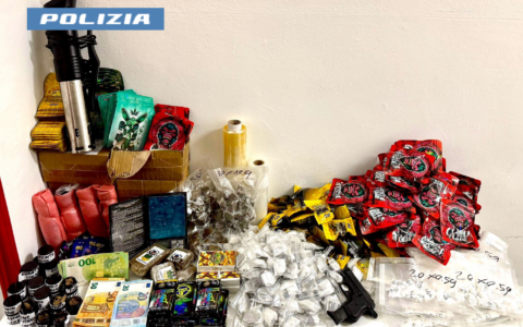 Arrestato 20enne a Torino per droga: sequestrati quasi 5 chili tra hashish, marijuana e cocaina
