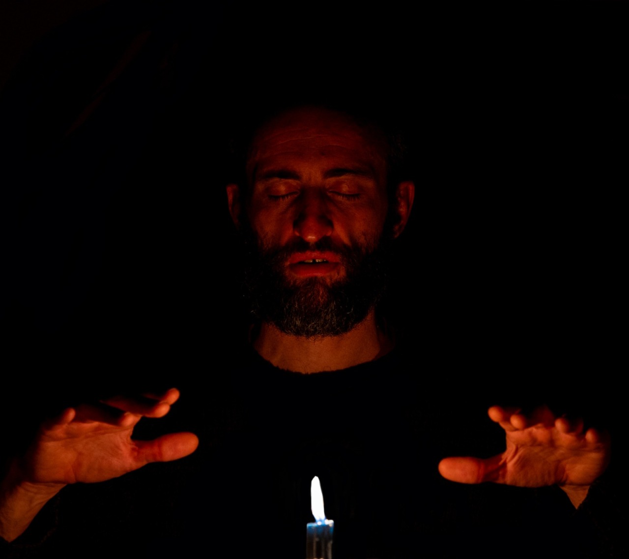 “Un biglietto due platee”: il 22 marzo al Giacometti di Novi Ligure lo spettacolo “Nessuno. Un’Odissea”