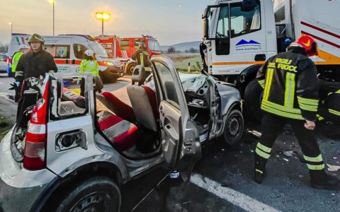 Grave incidente a Villar Dora tra un’auto e un mezzo pesante: muore un 55enne