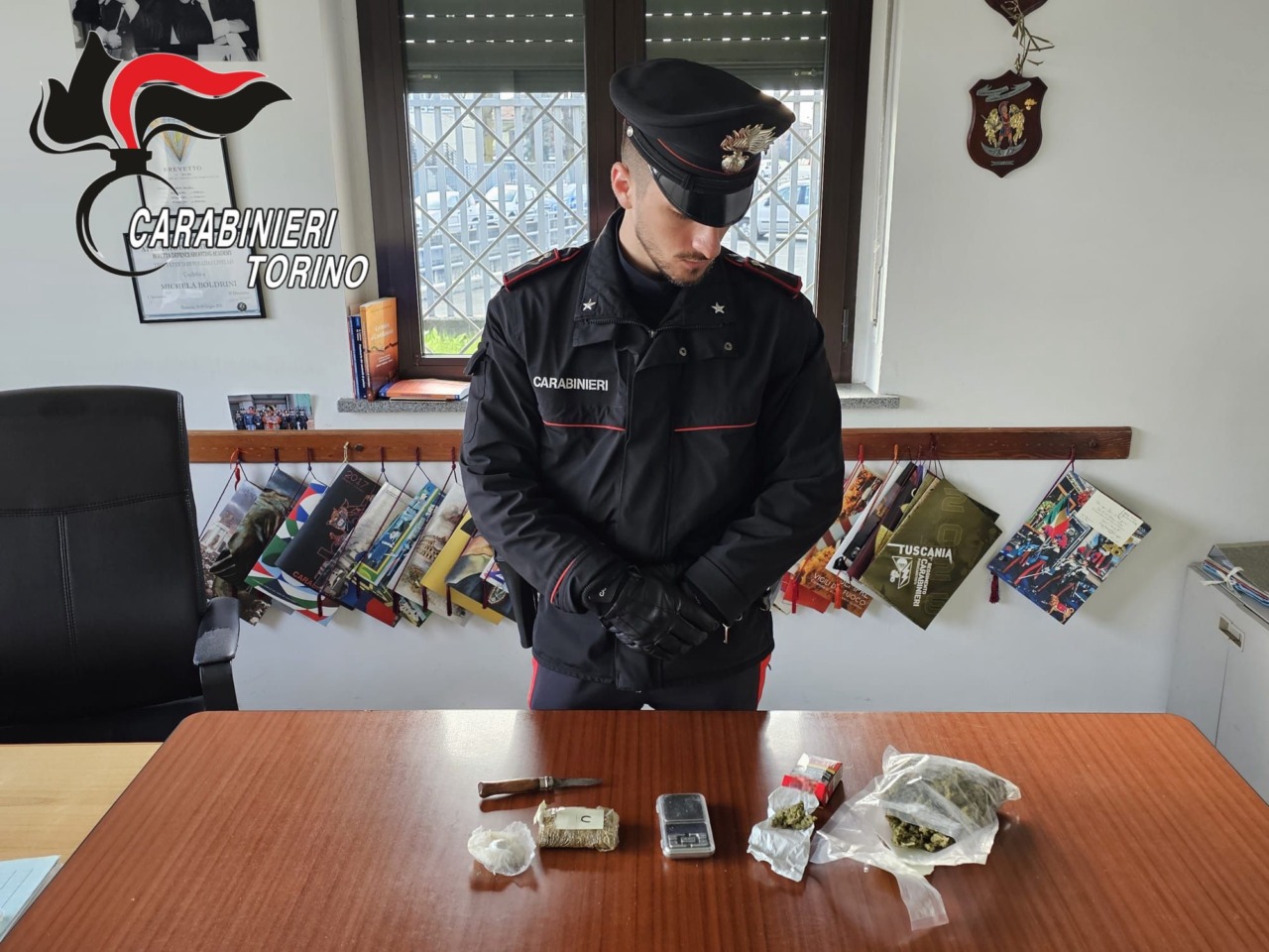 Continua a spacciare nonostante gli arresti domiciliari: 51enne finisce in carcere