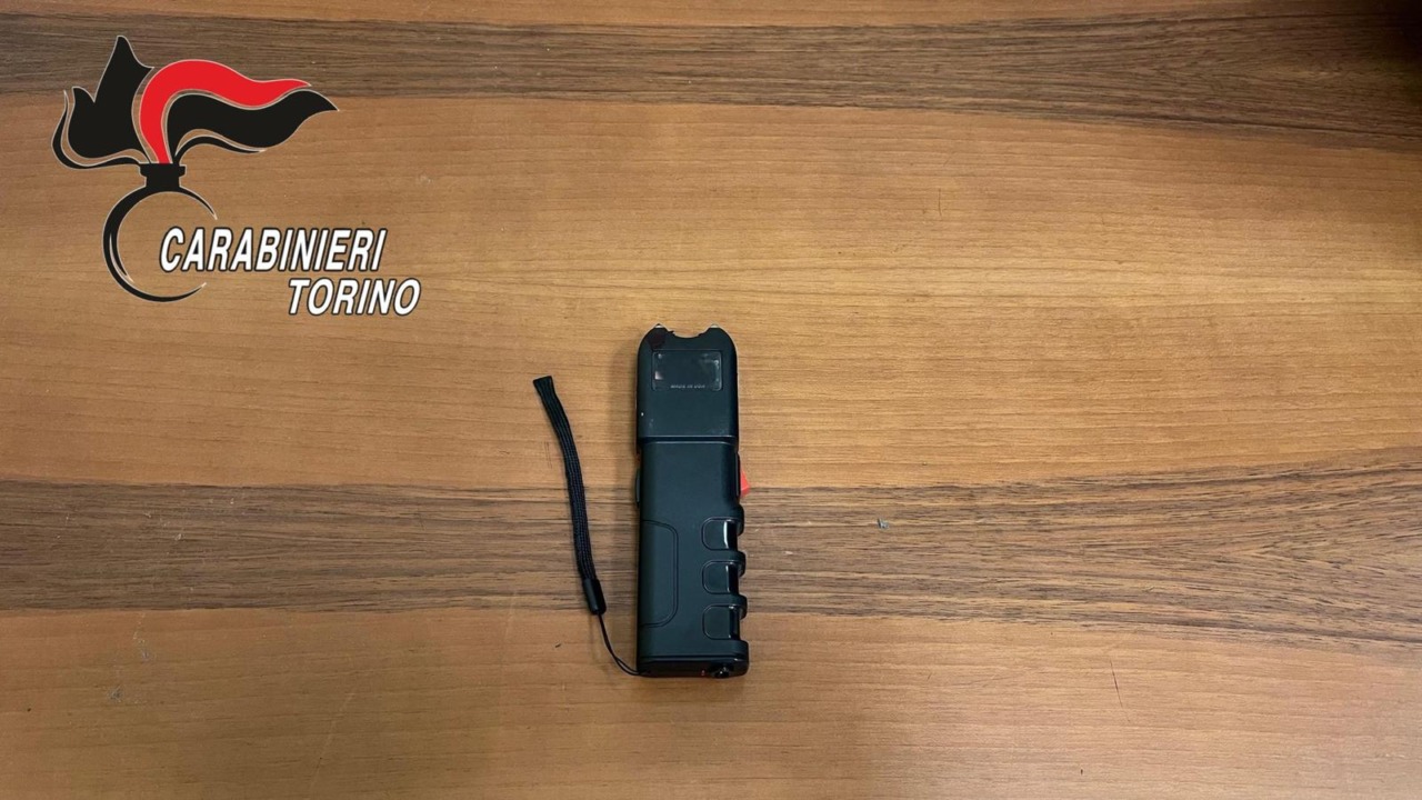Rapina con il taser nel quartiere Mirafiori a Torino: quattro arresti
