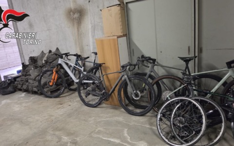 Maxi furto di biciclette nel Canavese: recuperata refurtiva da oltre 100mila euro
