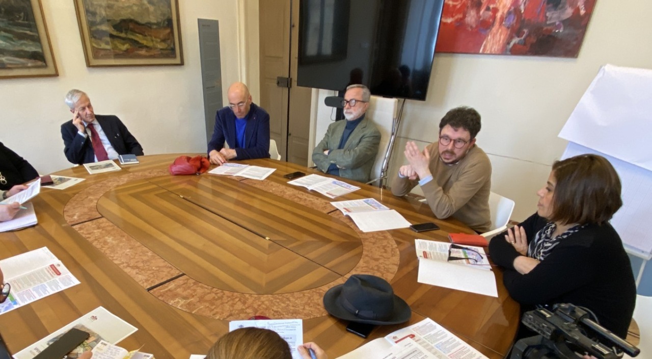 Corso Marenco a Novi Ligure sperimenta una nuova viabilità, nella speranza di togliere i semafori