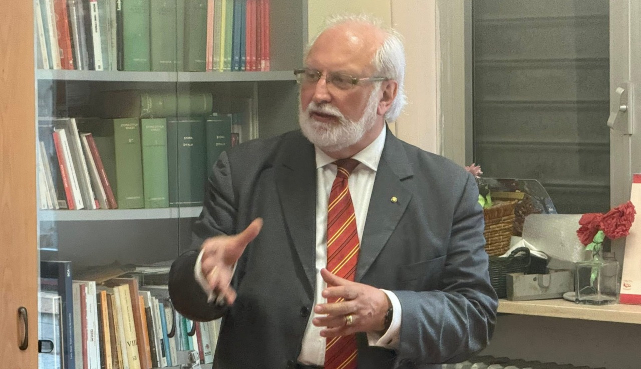 A Filo Diretto Antonello Zaccone per presentare il suo libro “Prophetia silvae”