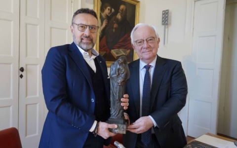 Centenario del Dlf Alessandria-Asti: donata scultura del Bistolfi alla Fondazione Cral