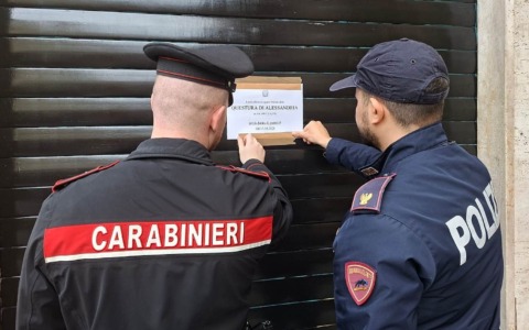 Risse, spaccio di droga e aggressioni: chiuso un locale a Casale Monferrato