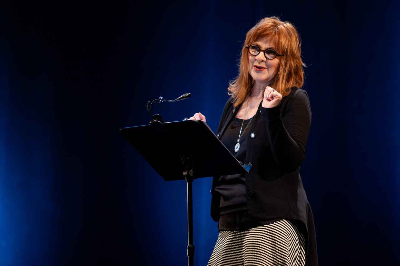 Marina Massironi chiude la stagione del Teatro Sociale di Valenza con “Ma che razza di Otello?”