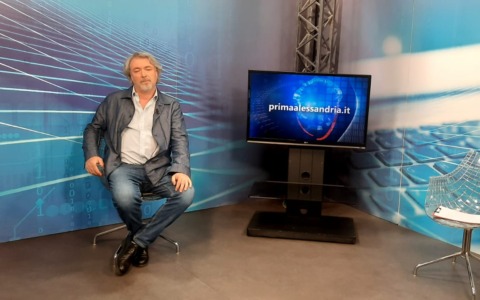 Benzina, perché il prezzo non scende subito quando cala il petrolio